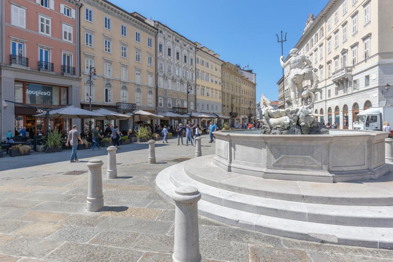 Charme Bukowski, A Trieste Centro Con Parcheggio Exterior foto