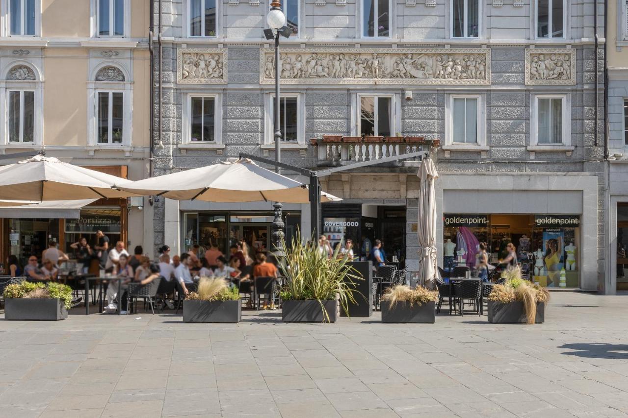 Charme Bukowski, A Trieste Centro Con Parcheggio Exterior foto